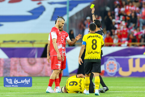 دو پنالتی سپاهان مقابل پرسپولیس در یک نیمه سوخت!