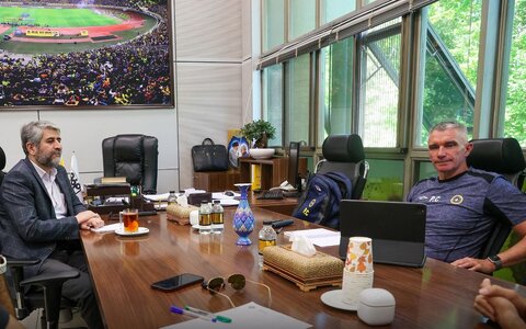 جلسه ویژه سرمربی و مدیرعامل سپاهان؛ کارترون و یوسف‌زاده برنامه‌ها را مرور کردند