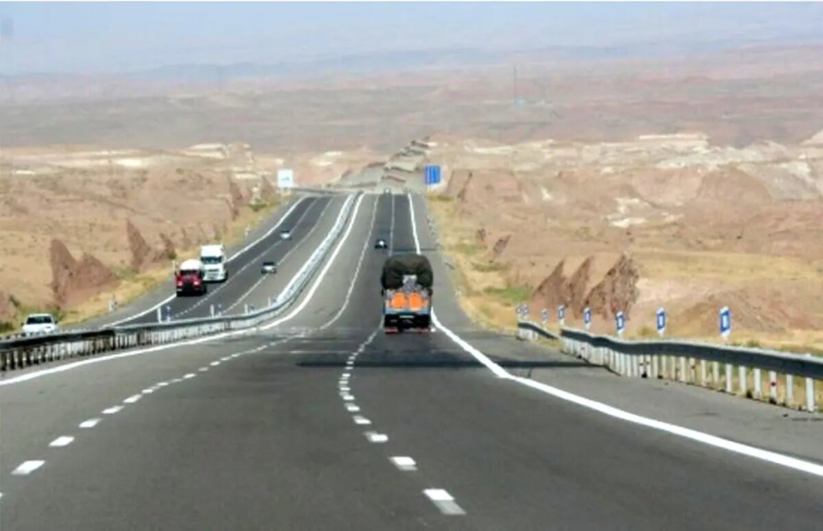 افتتاح استخر شنا و جاده ترانزیتی بوئین میاندشت در هفته دولت