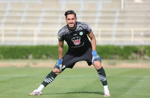 دوست دارم لژیونر شوم/ تمام تمرکزم روی سه بازی آینده ذوب آهن است