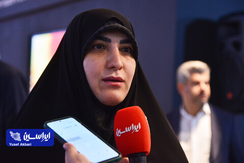 نباید صنایع خود تامین کننده برق مثل فولاد در پیک مصرف با مشکل مواجه شوند