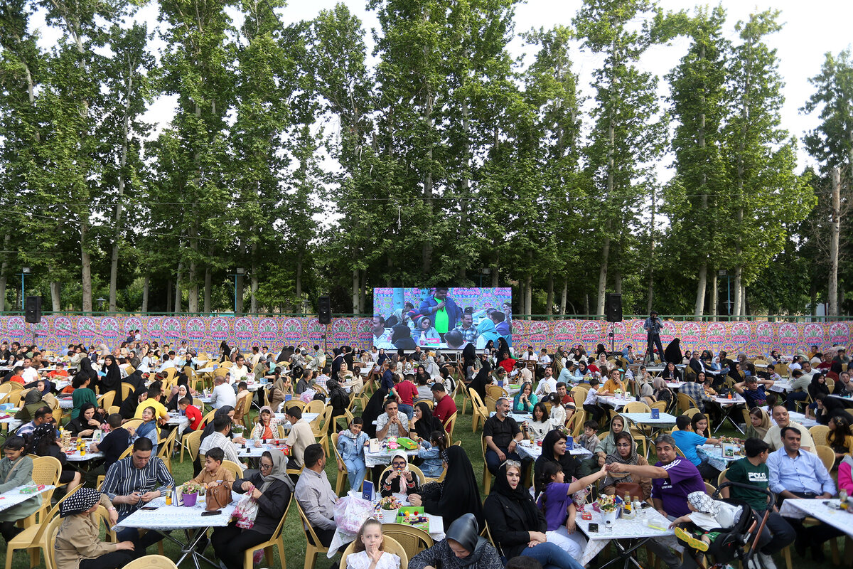 تقدیر از دختران کارکنان فولاد مبارکه در آیین گرامیداشت روز دختر