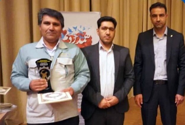 واحد ایمنی، بهداشت و محیط زیست ورق خودرو در جشنواره امتنان به عنوان کار نمونه استانی انتخاب شد