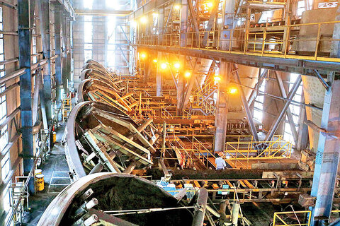 تقدیر از ۵۰ واحد نمونه صنعتی و معدنی