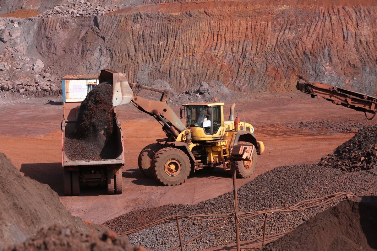 ریزش کم‌سابقه قیمت سنگ‌آهن در بازارهای جهانی
