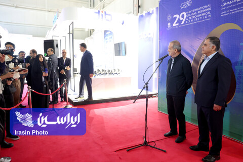 بازدید رئیس جمهور از بیست و نهمین نمایشگاه بین‌المللی نفت
