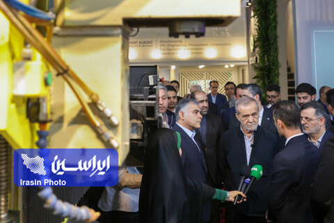 بازدید رئیس جمهور از بیست و نهمین نمایشگاه بین‌المللی نفت
