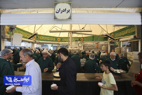 حال و هوای حرم رضوی در سالروز میلاد امام رضا علیه‌السلام