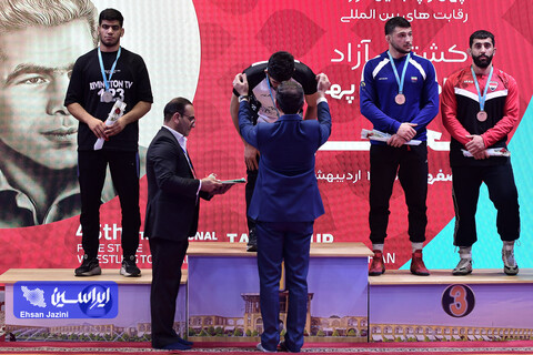 رقابت‌های بین‌المللی کشتی آزاد جام تختی