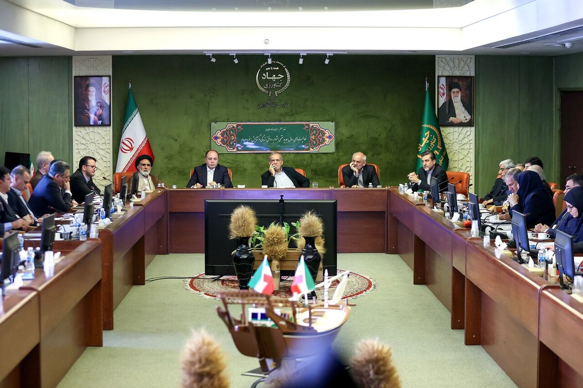 نظام داده‌ها و الگوی کشت کشور براساس ظرفیت‌ها و اقلیم مناطق مختلف تهیه شود