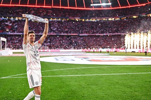 وداع باشکوه توماس مولر با بایرن مونیخ؛ گلادیاتور مدرن از آلیانتس می‌رود