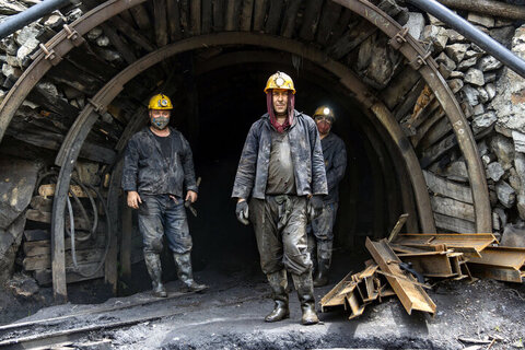 معدن نیروی انسانی متخصص کم دارد