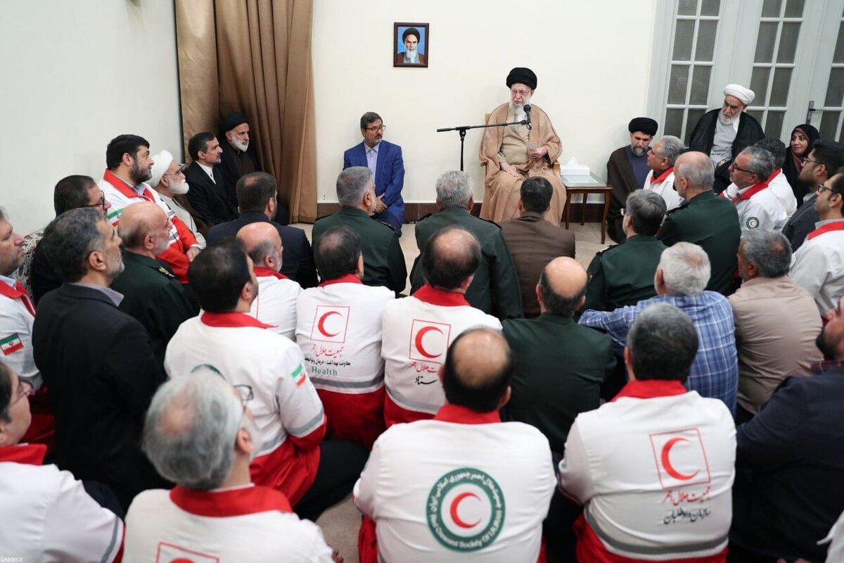 امدادگران مظهر انسان دوستی هستند