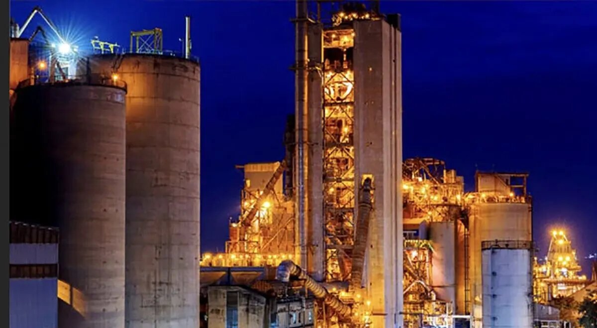 اعتراض مشترک تشکل‌های فولادی و سیمانی به رئیس جمهور؛ جلوی توقف تولید و تعطیلی کامل کارخانجات را بگیرید