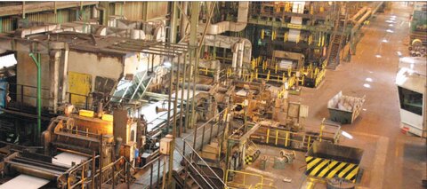 عبور از ظرفیت اسمی و ثبت رکورد تاریخی تولید کلاف خام در تاندم میل ناحیه نورد سرد