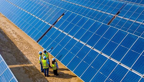 چرخش استراتژیک عربستان از پادشاهی نفت به سوی رهبری در انرژی‌های تجدیدپذیر