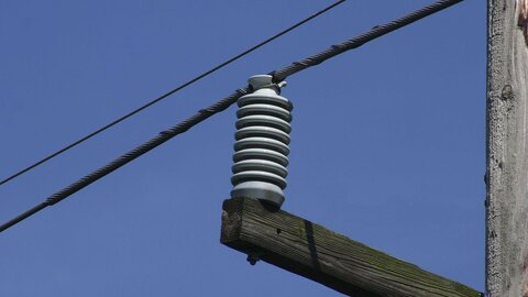 افزایش طول عمر و ایمنی تجهیزات شبکه برق با فناوری بومی