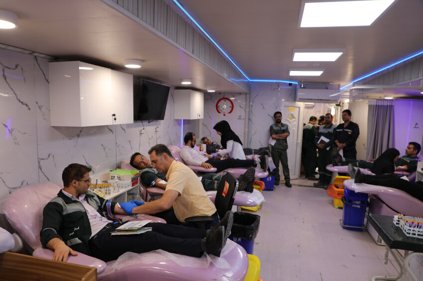 کارکنان فولاد آلیاژی ایران خون اهدا کردند