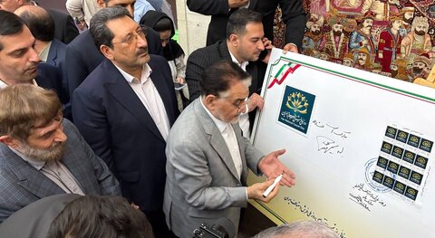 صادرات فرش را با معاهده های بین المللی احیا می کنیم‌