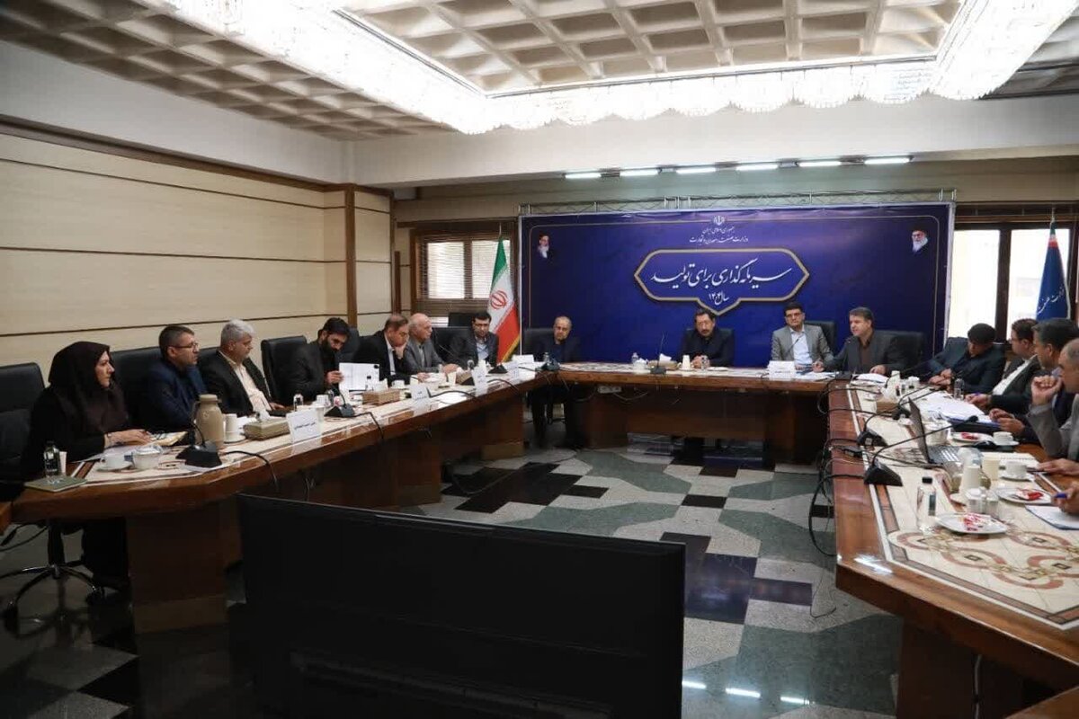 صنایع و اصناف کشور برای تأمین کامل بازار و نیازهای مردم به خوبی آماده اند