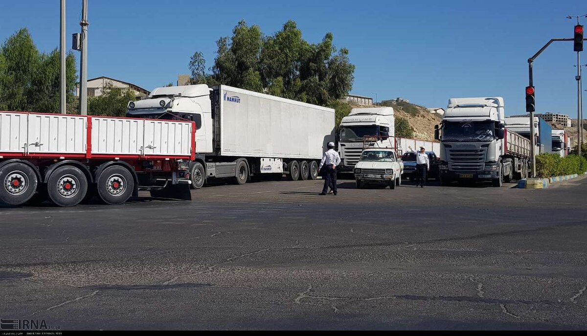 جابه‌جایی ۱۰۴ هزار تُن کالای اساسی از بنادر به سطح کشور