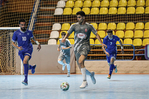 چیزی به جز قهرمانی ما را راضی نمی‌کند