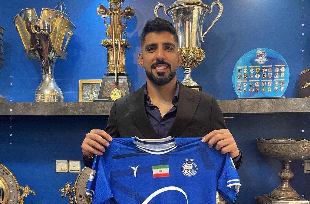 دروازه‌بان ملوان به استقلال پیوست