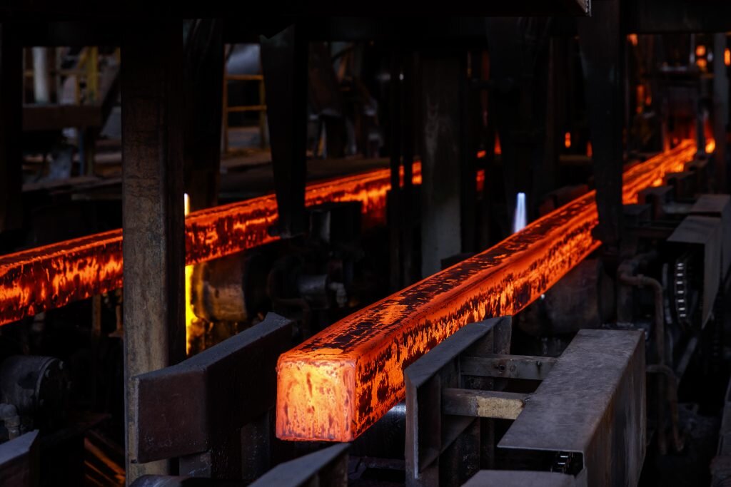 روند نامتوازن قیمت فولاد از چین تا ایران