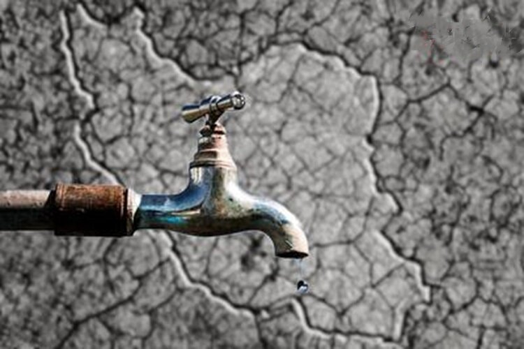 آب بی‌رمق، اقتصاد فعال