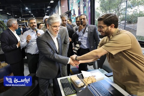 بازدید وزیر علوم از مرکز نوآوری فولاد مبارکه در دانشگاه صنعتی اصفهان