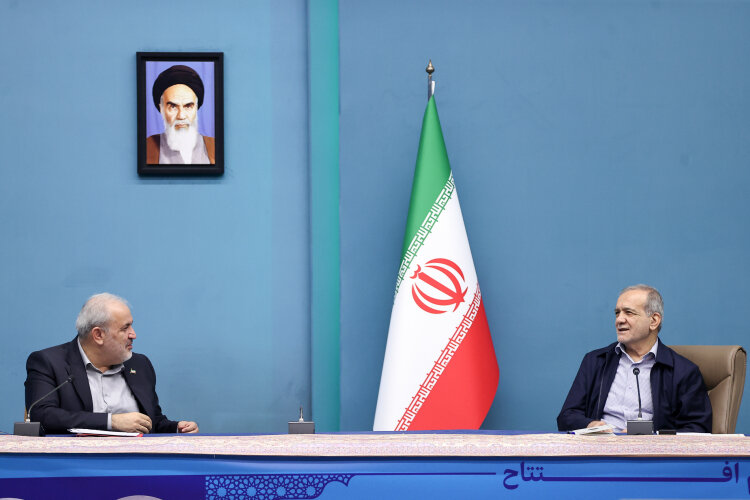 مردم در اصلاح الگوی مصرف آب و برق همراهی کنند