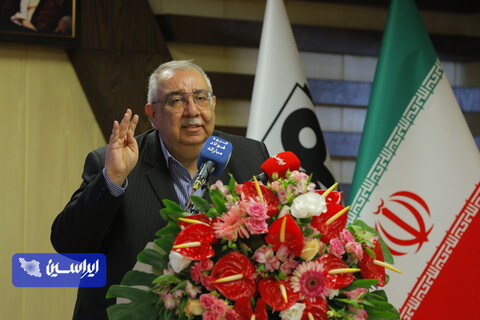 غول صنعت؛ یاور سلامت جامعه