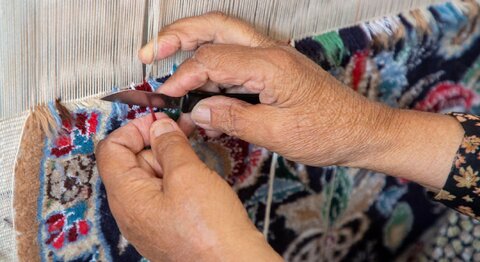 احیای قالی‌بافی با حمایت فولادمبارکه