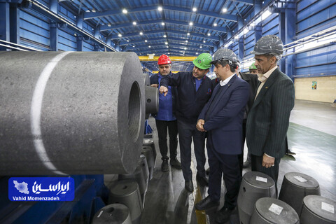 بازدید راهبردی مدیرعامل فولادمبارکه از خطوط تولید نوین الکترود اردکان
